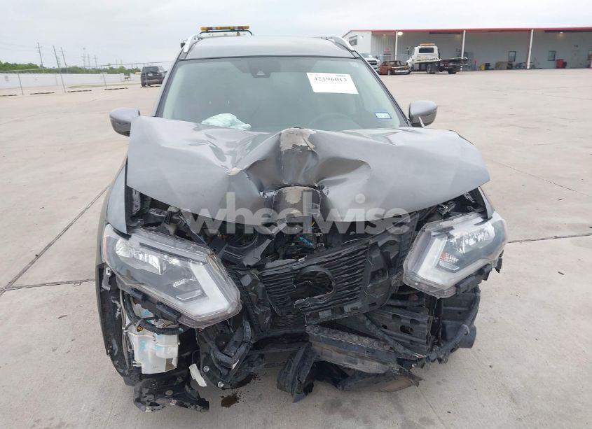 Photo 12 of 2019 Nissan Rogue SV (VIN KNMAT2MT5KP559355)