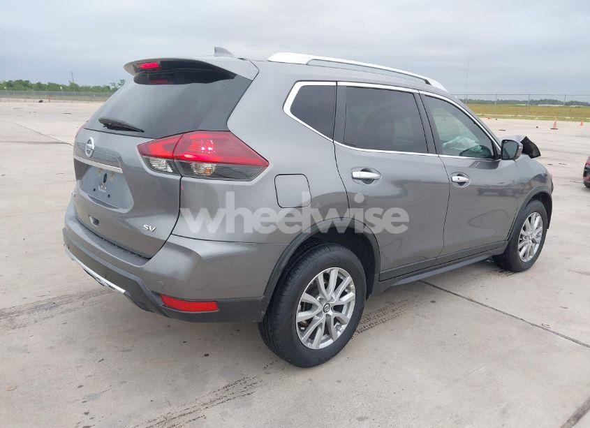 Photo 4 of 2019 Nissan Rogue SV (VIN KNMAT2MT5KP559355)