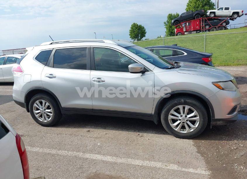 Photo 13 of 2015 Nissan Rogue SV (VIN KNMAT2MT6FP516262)