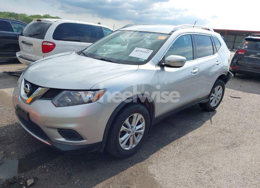 Photo 2 of 2015 Nissan Rogue SV (VIN KNMAT2MT6FP516262)