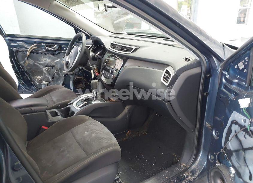 Photo 5 of 2015 Nissan Rogue S (VIN KNMAT2MT6FP551299)