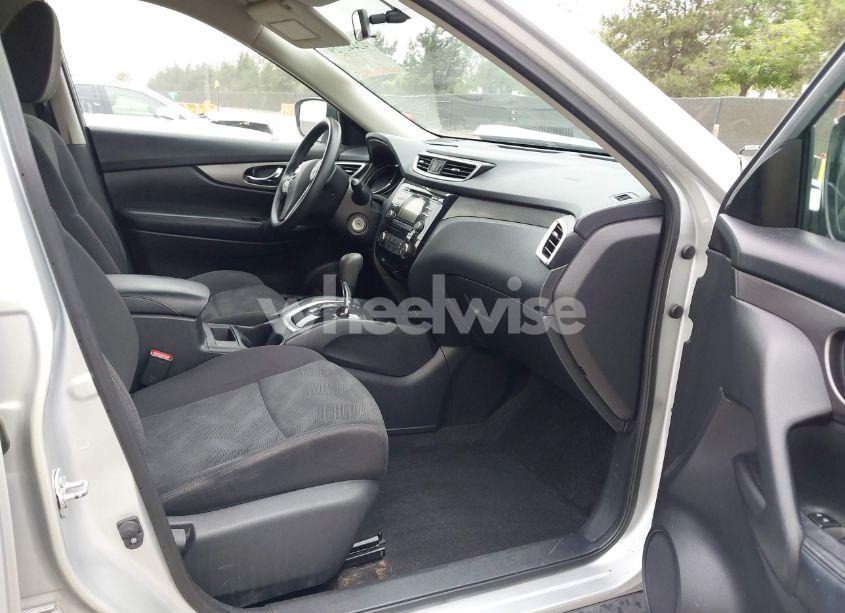 Photo 5 of 2016 Nissan Rogue S (VIN KNMAT2MT6GP705656)