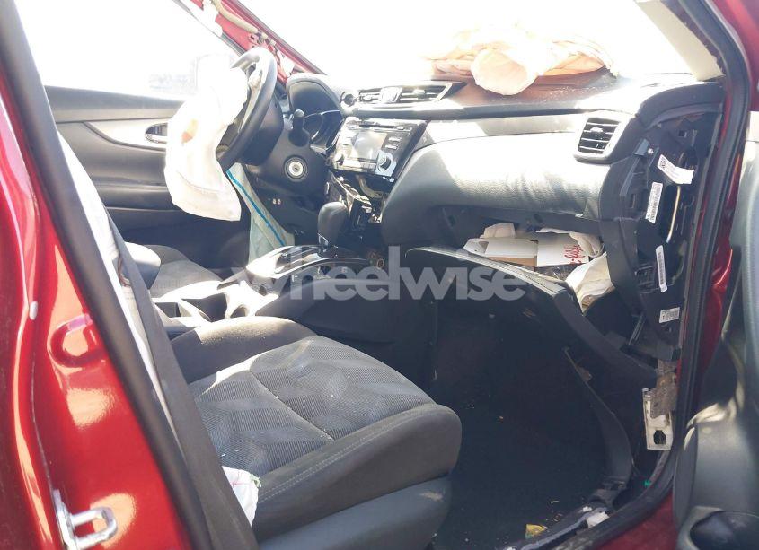 Photo 5 of 2016 Nissan Rogue S (VIN KNMAT2MT6GP720531)