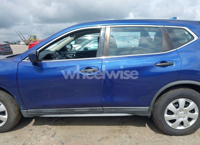 Photo 14 of 2017 Nissan Rogue S (VIN KNMAT2MT6HP560118)