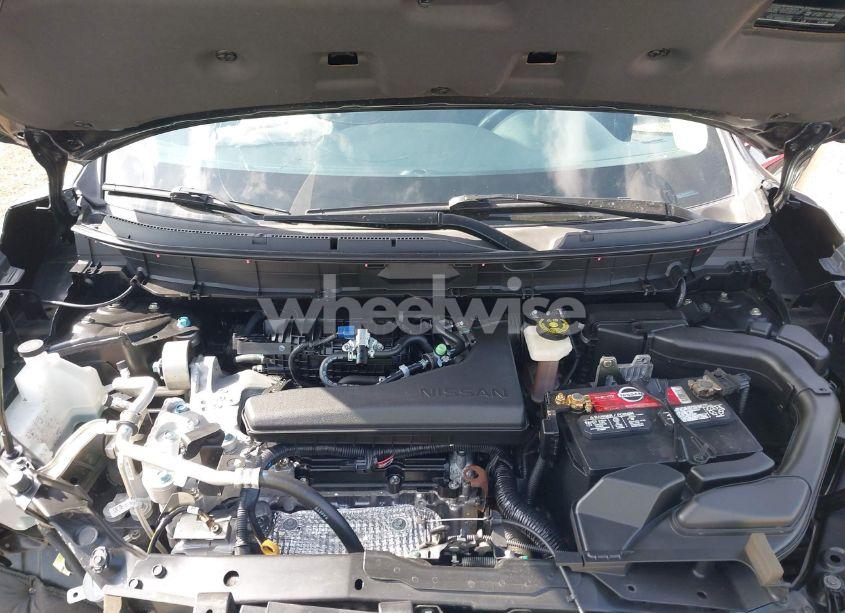 Photo 10 of 2017 Nissan Rogue SV (VIN KNMAT2MT6HP600746)