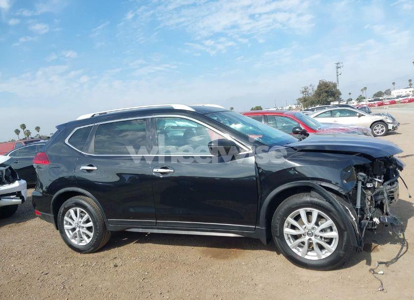 Photo 13 of 2017 Nissan Rogue SV (VIN KNMAT2MT6HP600746)