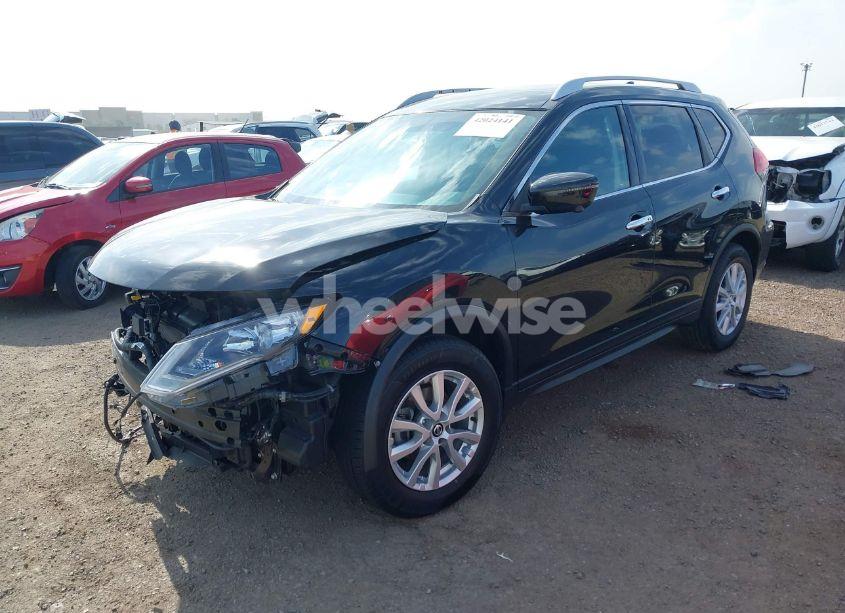 Photo 2 of 2017 Nissan Rogue SV (VIN KNMAT2MT6HP600746)