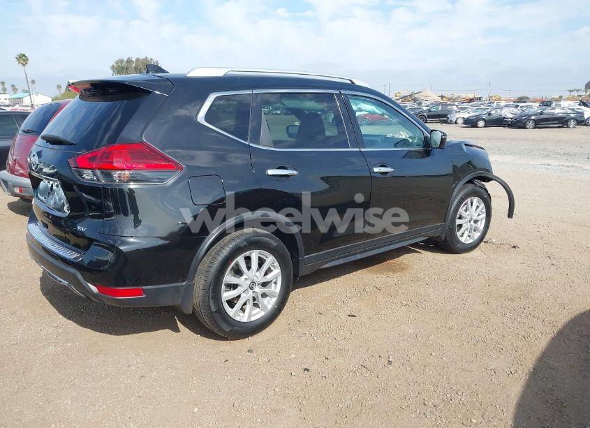 Photo 4 of 2017 Nissan Rogue SV (VIN KNMAT2MT6HP600746)