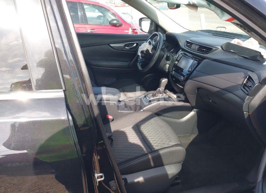 Photo 5 of 2017 Nissan Rogue SV (VIN KNMAT2MT6HP600746)