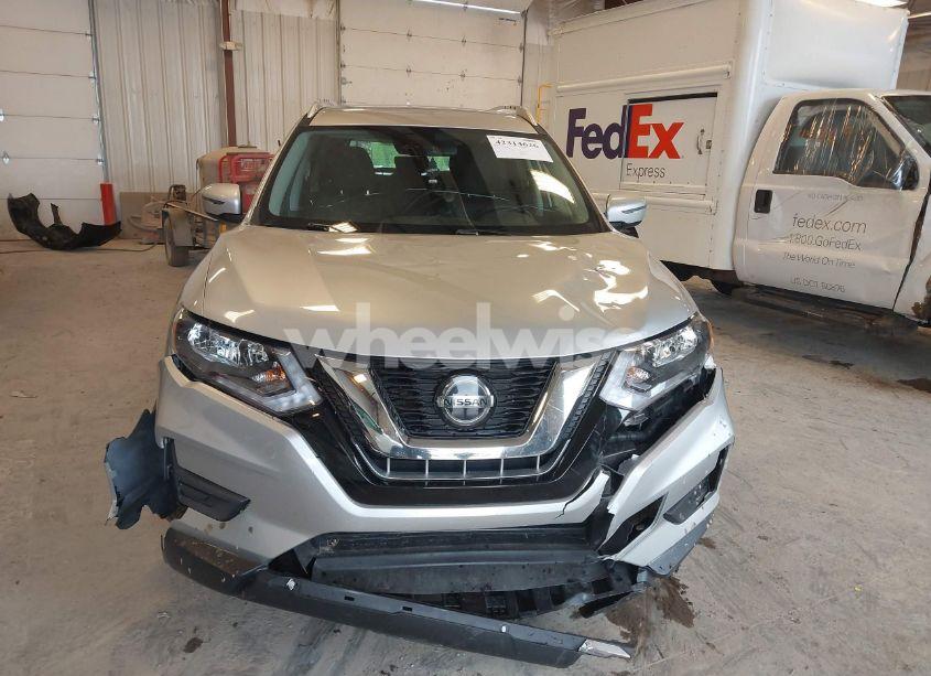 Photo 12 of 2019 Nissan Rogue SV (VIN KNMAT2MT6KP508415)
