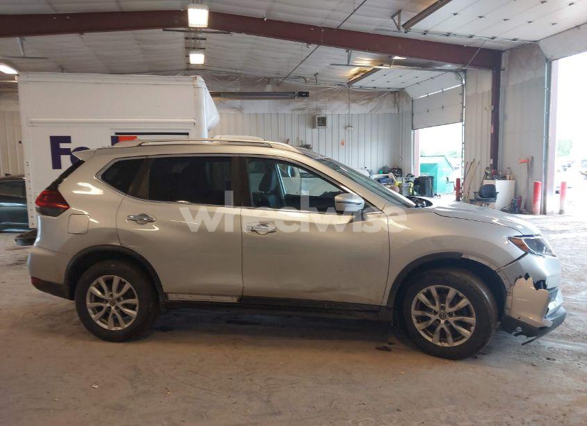 Photo 13 of 2019 Nissan Rogue SV (VIN KNMAT2MT6KP508415)