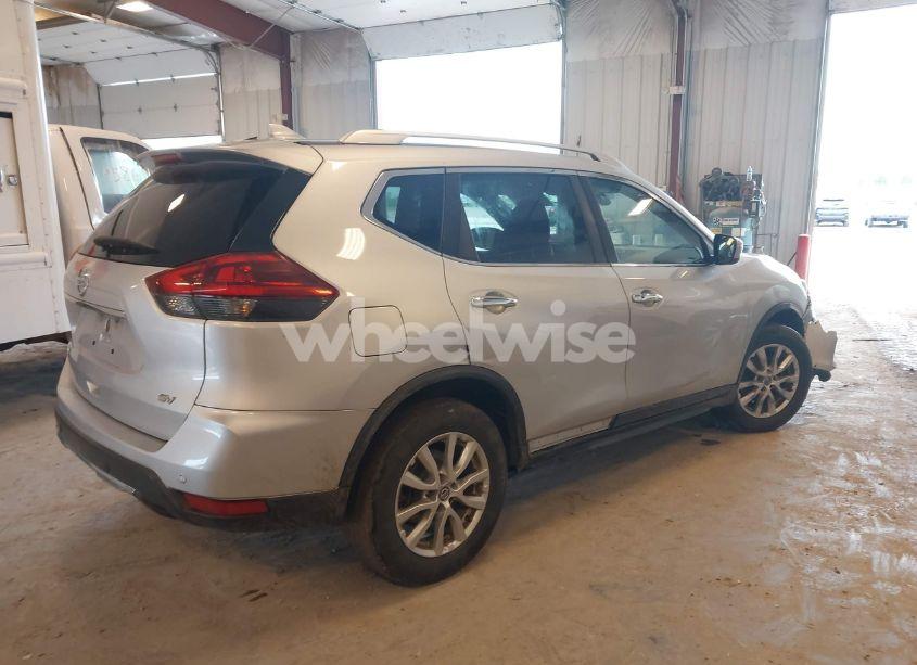 Photo 4 of 2019 Nissan Rogue SV (VIN KNMAT2MT6KP508415)