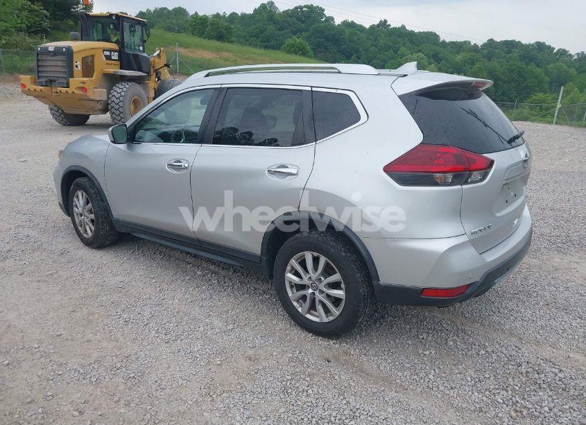 Photo 3 of 2020 Nissan Rogue SV FWD (VIN KNMAT2MT6LP504365)