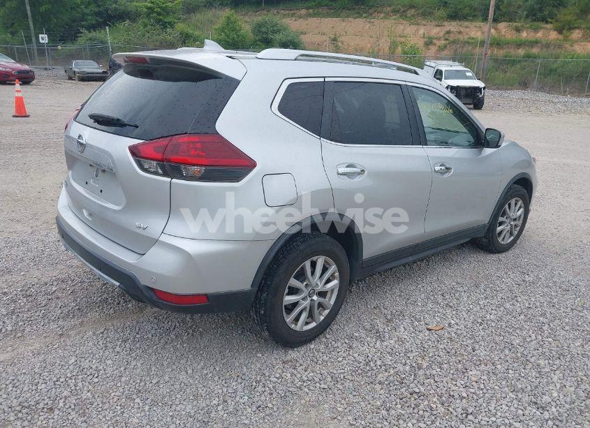 Photo 4 of 2020 Nissan Rogue SV FWD (VIN KNMAT2MT6LP504365)