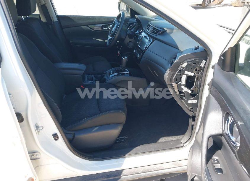 Photo 5 of 2020 Nissan Rogue SV FWD (VIN KNMAT2MT6LP513308)