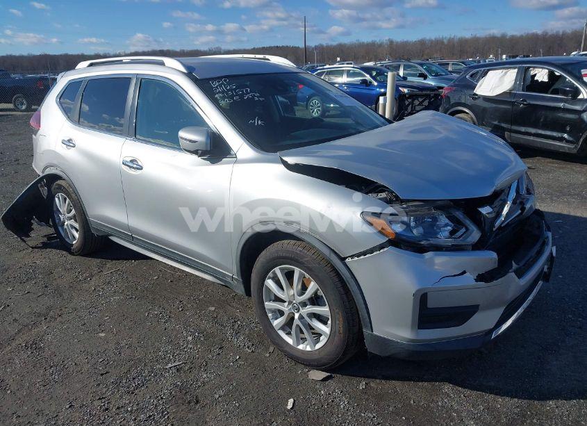 2020 Nissan Rogue SV FWD (VIN KNMAT2MT6LP523174) main photo