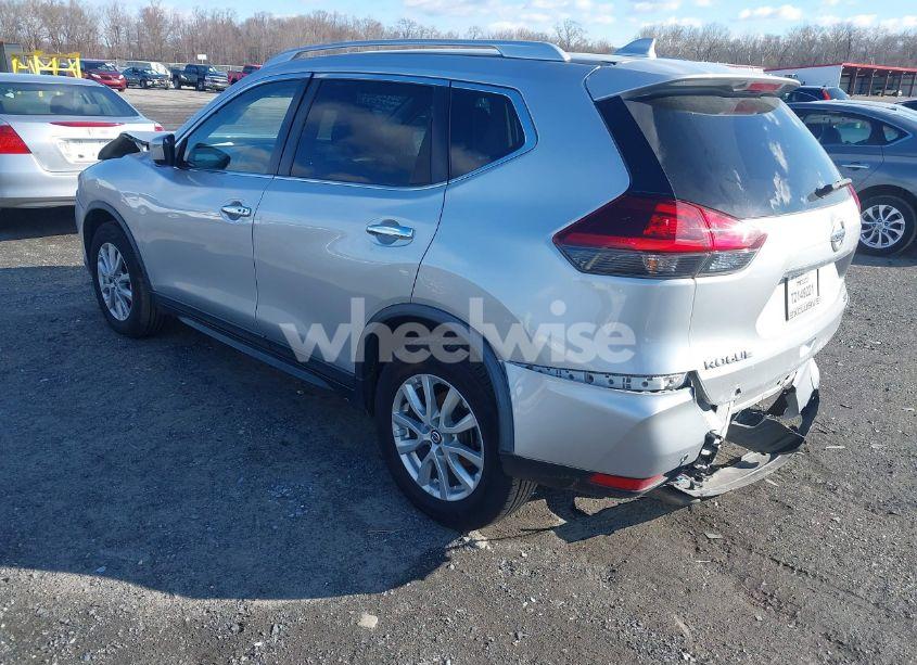 Photo 3 of 2020 Nissan Rogue SV FWD (VIN KNMAT2MT6LP523174)
