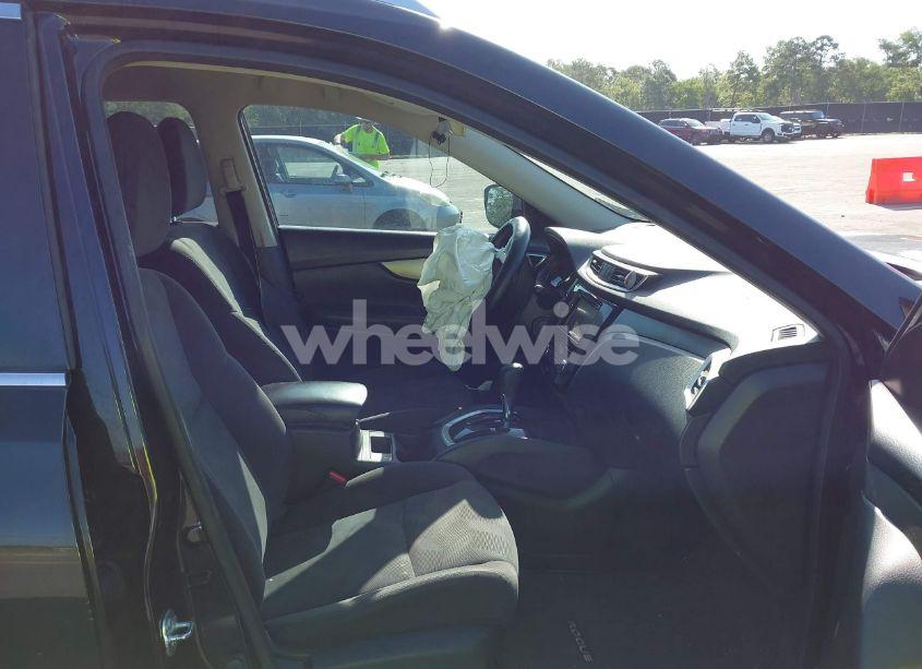 Photo 5 of 2016 Nissan Rogue SV (VIN KNMAT2MT7GP666625)