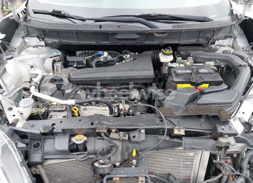 Photo 10 of 2017 Nissan Rogue SV (VIN KNMAT2MT7HP538550)