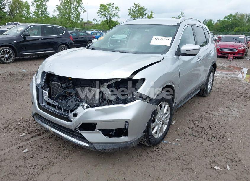 Photo 2 of 2017 Nissan Rogue SV (VIN KNMAT2MT7HP538550)