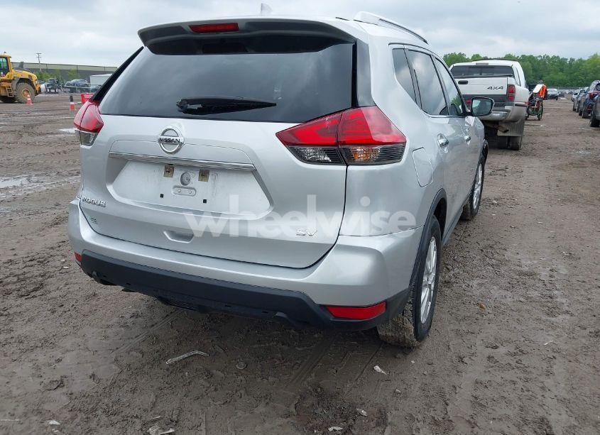 Photo 4 of 2017 Nissan Rogue SV (VIN KNMAT2MT7HP538550)