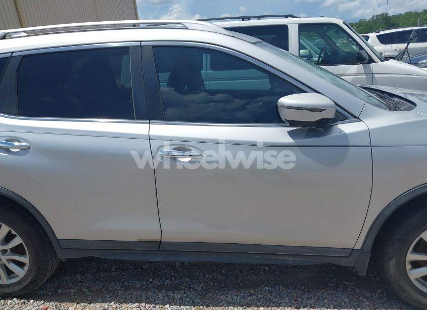 Photo 13 of 2017 Nissan Rogue SV (VIN KNMAT2MT7HP554571)