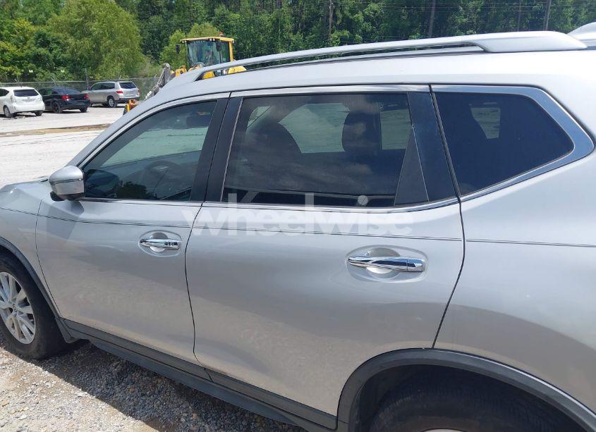 Photo 14 of 2017 Nissan Rogue SV (VIN KNMAT2MT7HP554571)