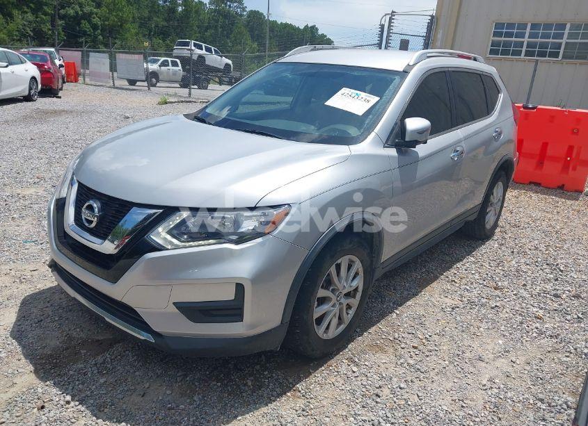 Photo 2 of 2017 Nissan Rogue SV (VIN KNMAT2MT7HP554571)