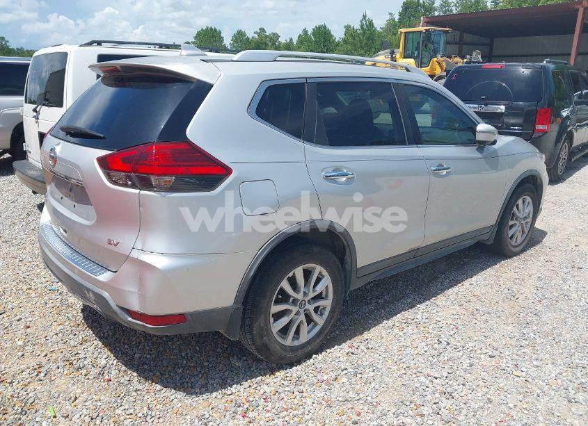 Photo 4 of 2017 Nissan Rogue SV (VIN KNMAT2MT7HP554571)