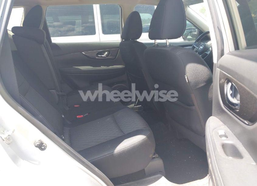 Photo 8 of 2017 Nissan Rogue SV (VIN KNMAT2MT7HP554571)