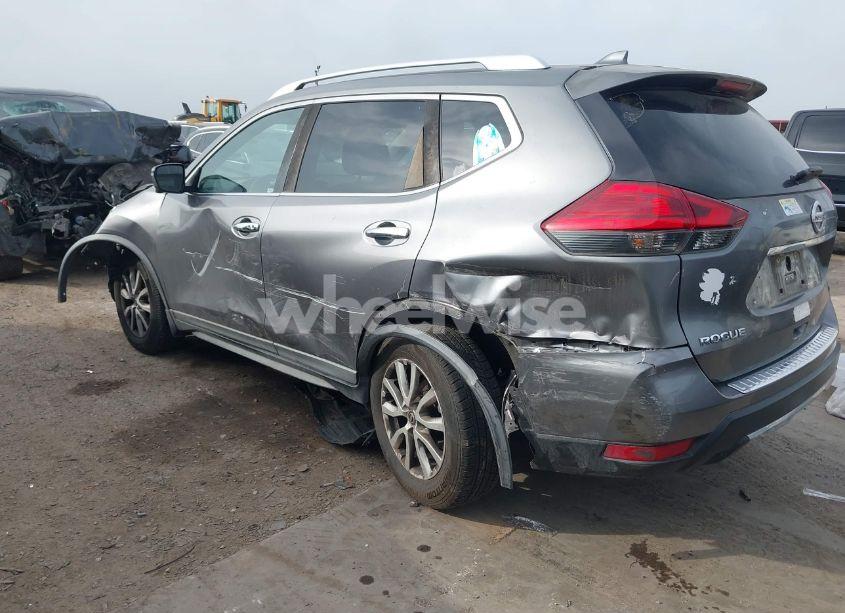 Photo 3 of 2017 Nissan Rogue SV (VIN KNMAT2MT7HP568339)