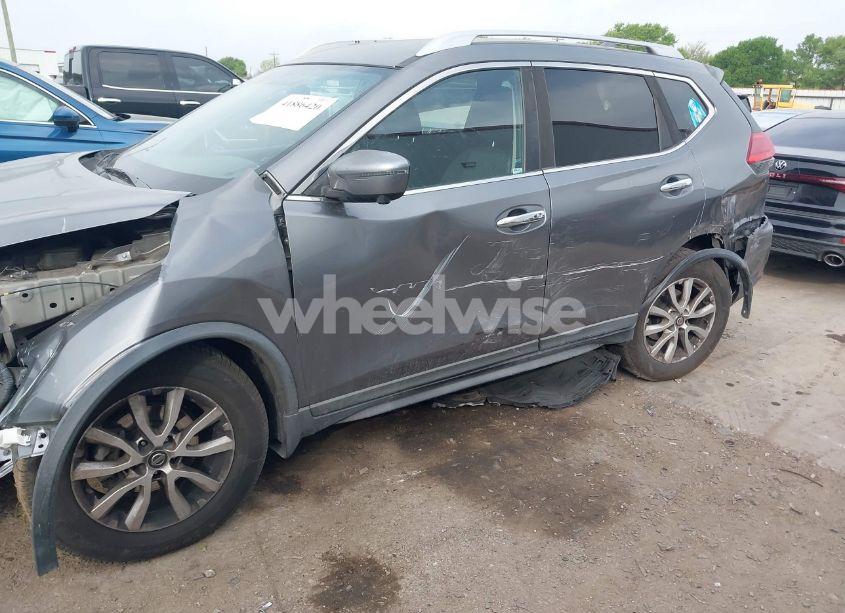 Photo 6 of 2017 Nissan Rogue SV (VIN KNMAT2MT7HP568339)