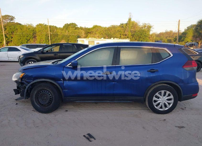 Photo 14 of 2018 Nissan Rogue S (VIN KNMAT2MT7JP521687)