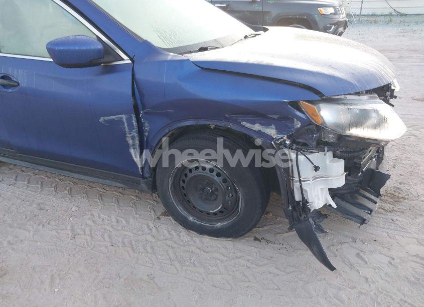 Photo 17 of 2018 Nissan Rogue S (VIN KNMAT2MT7JP521687)