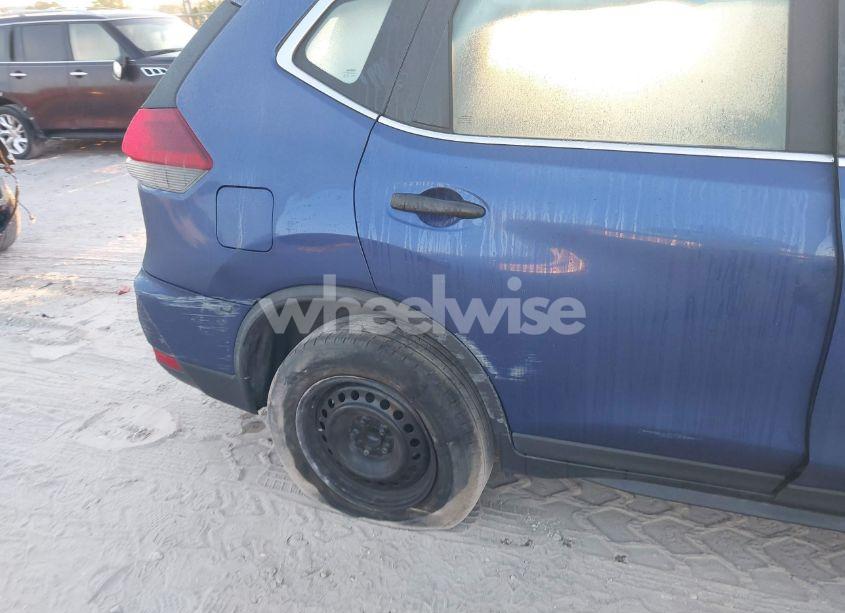 Photo 18 of 2018 Nissan Rogue S (VIN KNMAT2MT7JP521687)