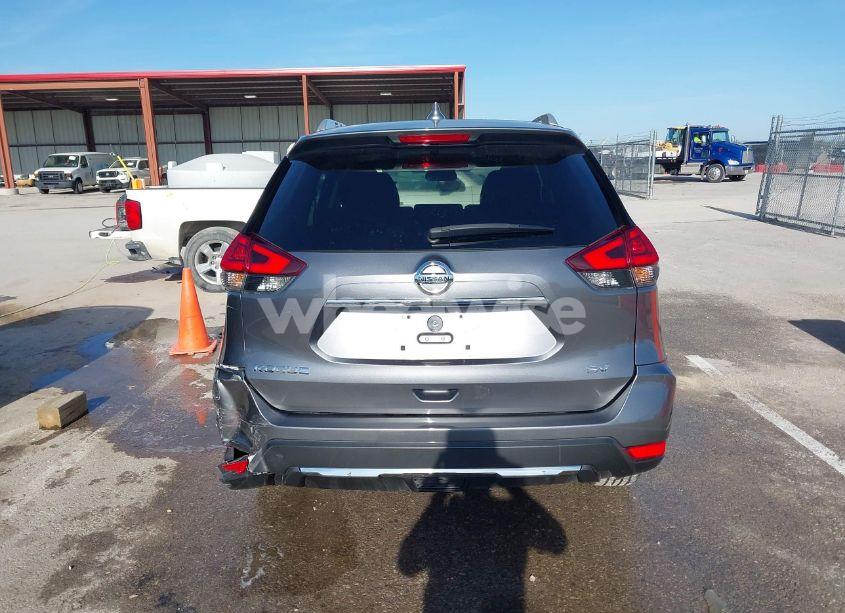 Photo 17 of 2018 Nissan Rogue SV (VIN KNMAT2MT7JP524086)