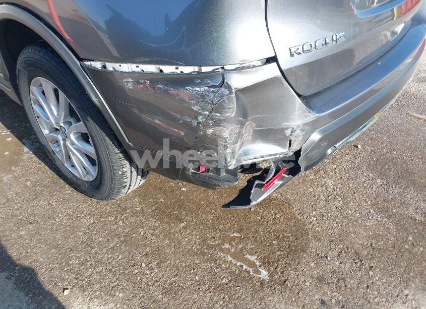 Photo 6 of 2018 Nissan Rogue SV (VIN KNMAT2MT7JP524086)