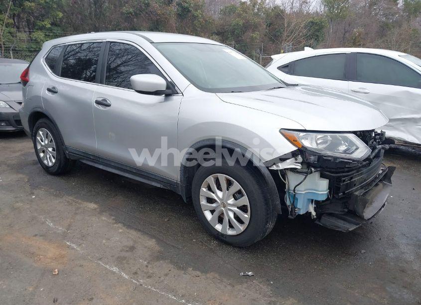 2018 Nissan Rogue S (VIN KNMAT2MT7JP532866) main photo