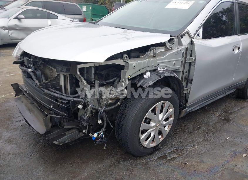 Photo 18 of 2018 Nissan Rogue S (VIN KNMAT2MT7JP532866)