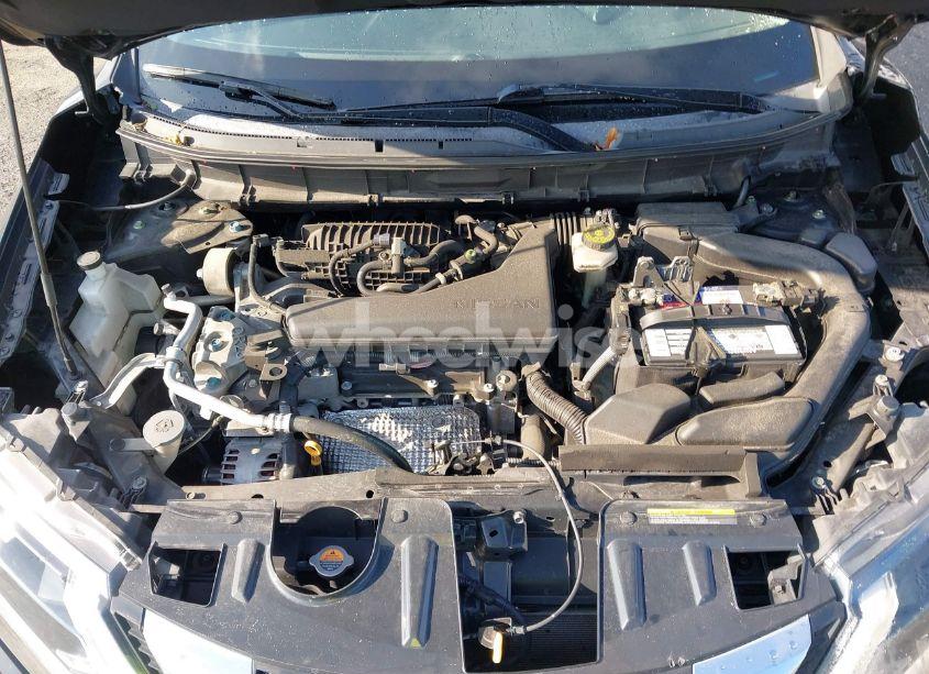 Photo 10 of 2018 Nissan Rogue SV (VIN KNMAT2MT7JP598799)