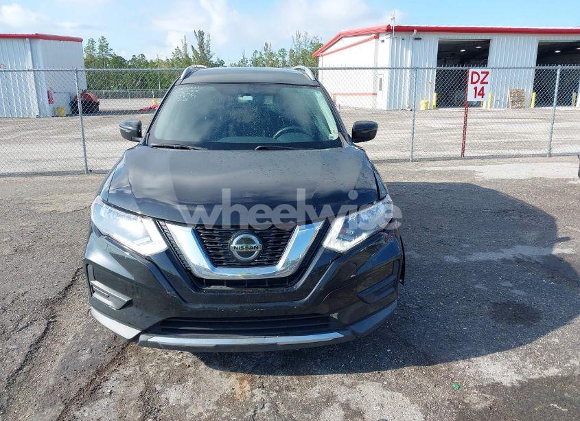 Photo 12 of 2018 Nissan Rogue SV (VIN KNMAT2MT7JP598799)