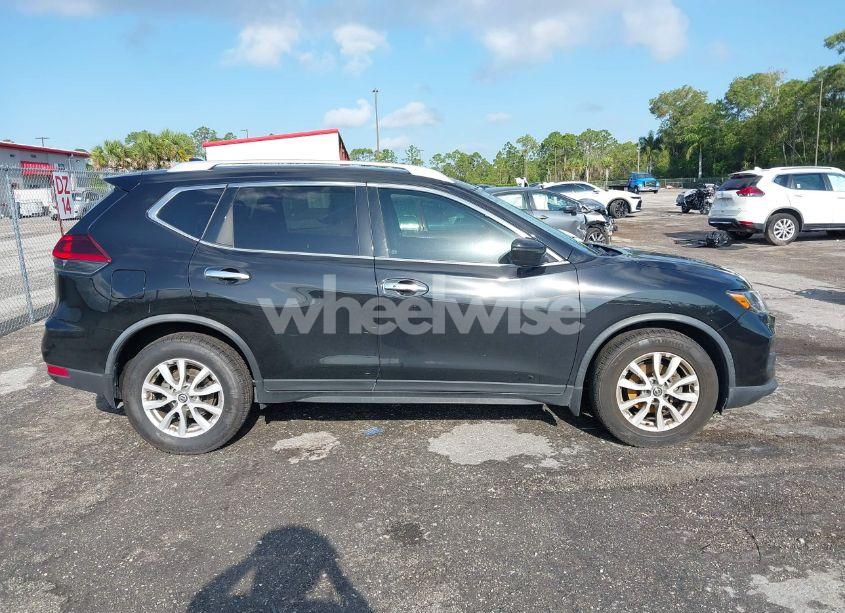 Photo 13 of 2018 Nissan Rogue SV (VIN KNMAT2MT7JP598799)