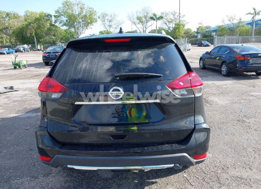 Photo 16 of 2018 Nissan Rogue SV (VIN KNMAT2MT7JP598799)