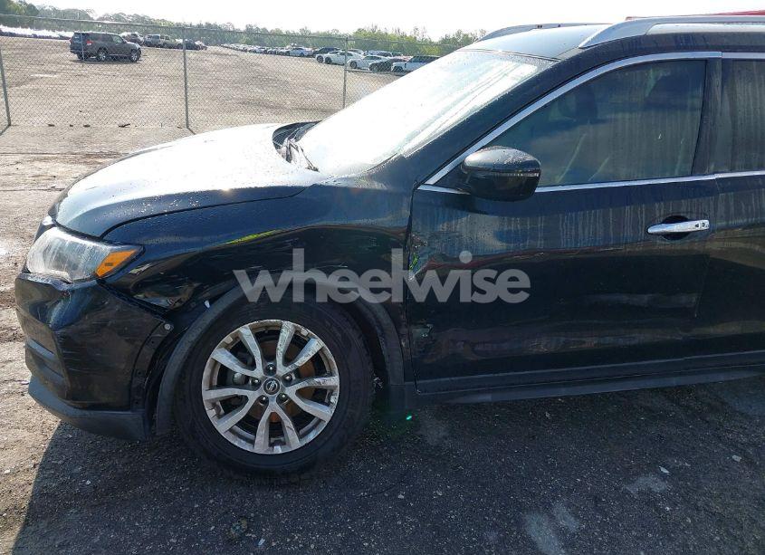 Photo 17 of 2018 Nissan Rogue SV (VIN KNMAT2MT7JP598799)