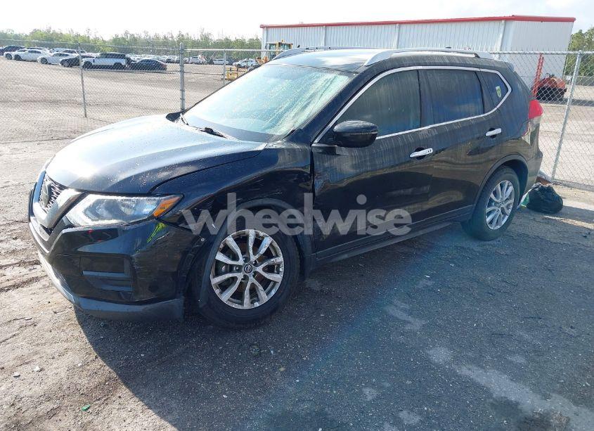 Photo 2 of 2018 Nissan Rogue SV (VIN KNMAT2MT7JP598799)