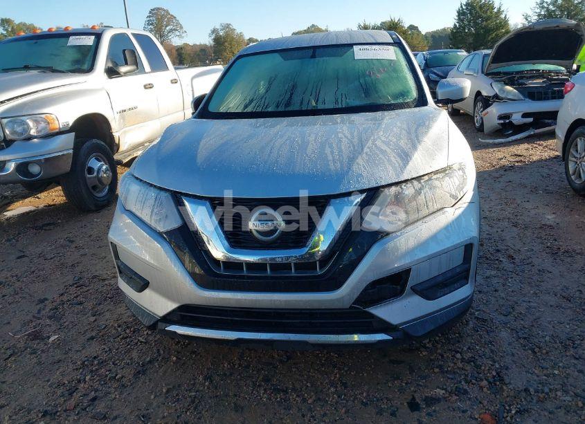 Photo 12 of 2018 Nissan Rogue S (VIN KNMAT2MT7JP609722)