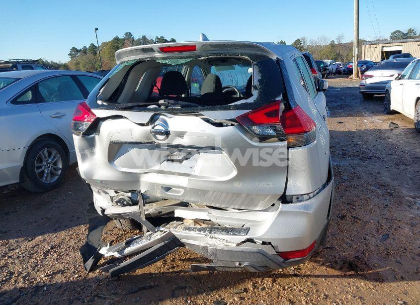 Photo 16 of 2018 Nissan Rogue S (VIN KNMAT2MT7JP609722)