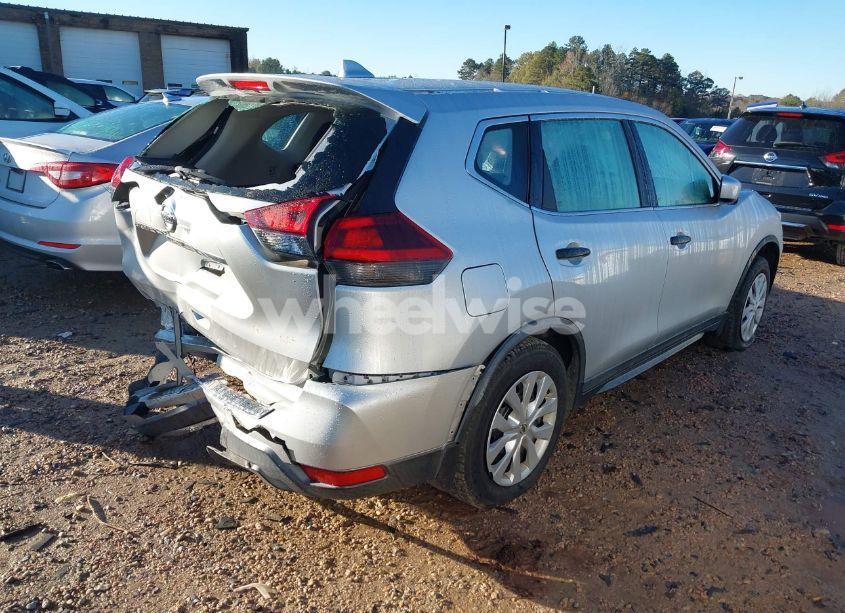 Photo 4 of 2018 Nissan Rogue S (VIN KNMAT2MT7JP609722)