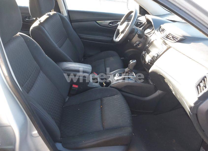 Photo 5 of 2018 Nissan Rogue S (VIN KNMAT2MT7JP609722)