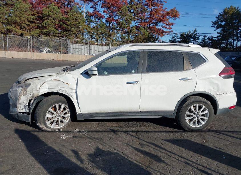 Photo 14 of 2019 Nissan Rogue SV (VIN KNMAT2MT7KP527457)